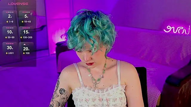 School Love online show from 02.21.25