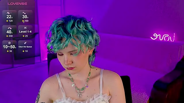 School Love online show from 02.21.25