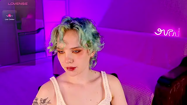 School Love online show from 03.10.25