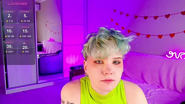 School Love online show from 03.14.25