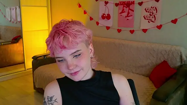 School Love online show from 09.24.25