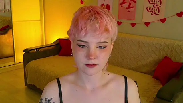 School Love online show from 09.26.25