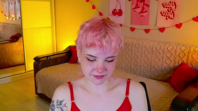 School Love online show from 09.28.25