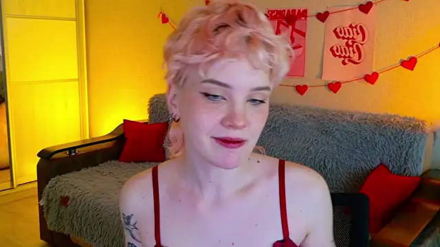 School Love online show from 10.01.25