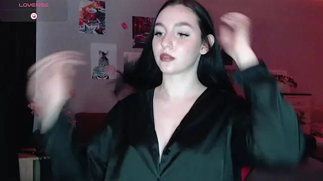 Fluffy Tiffy online show from 02.25.25