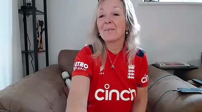 Ladystargazer1966 online show from 01.10.25