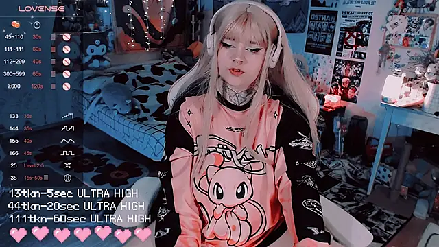 Snapshot of noori__hope chatting on 12.03.25 noori hope online show from 12.03.25