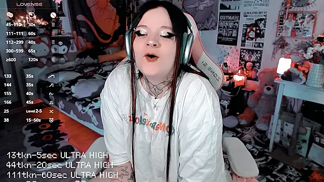 Snapshot of noori__hope chatting on 02.20.26 noori hope online show from 02.20.26