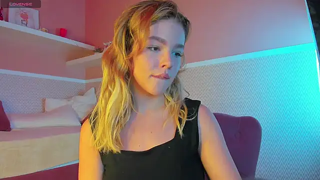 Snapshot of Anna_Robinson chatting on 01.25.25 Anna Robinson online show from 01.25.25