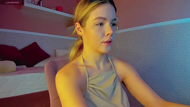 Snapshot of Anna_Robinson chatting on 01.29.25 Anna Robinson online show from 01.29.25