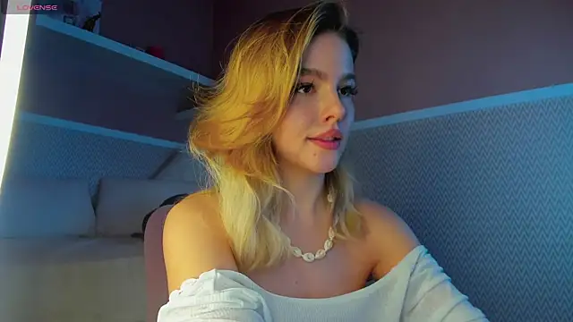 Snapshot of Anna_Robinson chatting on 01.31.25 Anna Robinson online show from 01.31.25