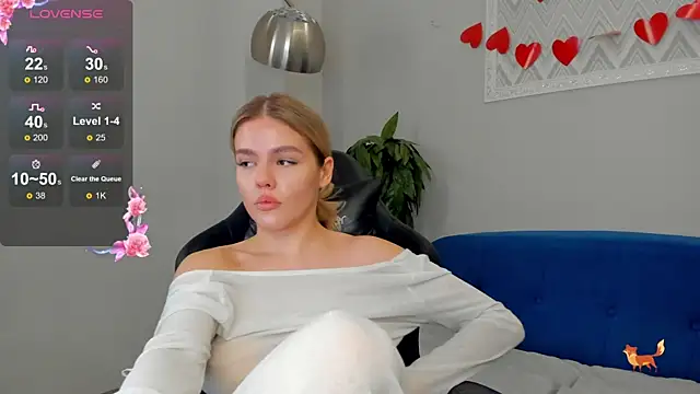 Snapshot of Anna_Robinson chatting on 02.23.25 Anna Robinson online show from 02.23.25