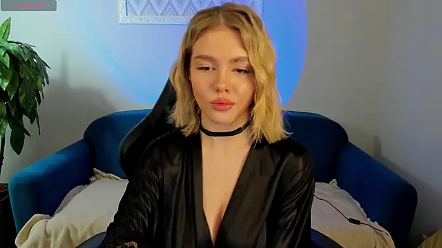 Snapshot of Anna_Robinson chatting on 03.16.25 Anna Robinson online show from 03.16.25