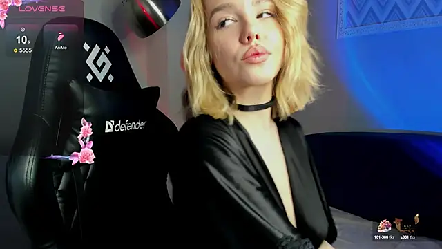 Snapshot of Anna_Robinson chatting on 03.17.25 Anna Robinson online show from 03.17.25