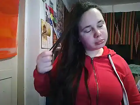 Cora Maro online show from 12.04.25