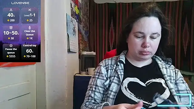 Snapshot of Cora_Maro chatting on 04.27.26 Cora Maro online show from 04.27.26
