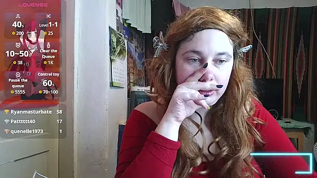 Snapshot of Cora_Maro chatting on 05.11.26 Cora Maro online show from 05.11.26