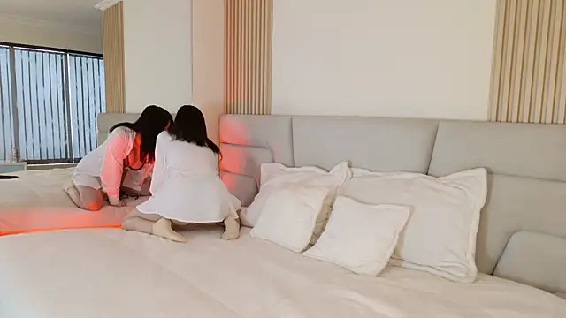 Zoe Benson online show from 12.02.25