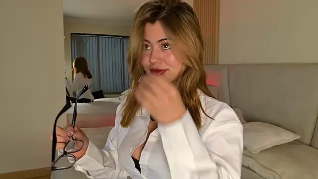 Snapshot of Zoe_Benson chatting on 06.05.26 Zoe Benson online show from 06.05.26