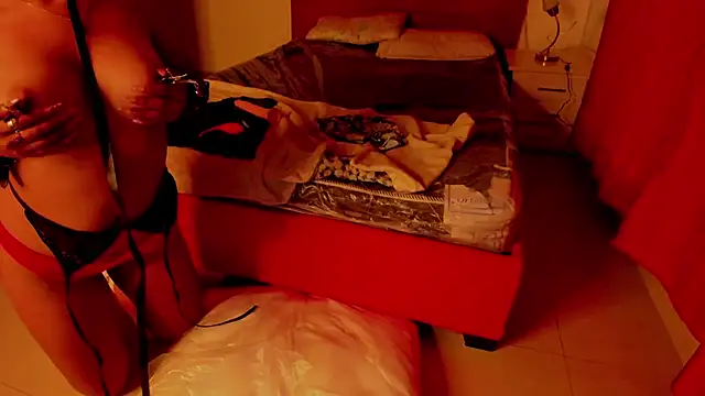 Snapshot of DakotaHoland chatting on 03.04.25 DakotaHoland online show from 03.04.25