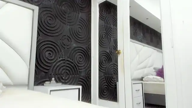 AbigailWilliams  online show from 10.25.25