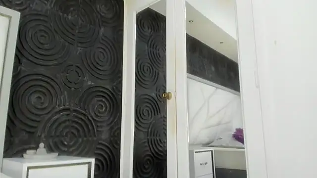 AbigailWilliams  online show from 10.29.25