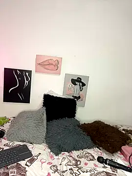 BarbieHotLaura online show from 11.29.25