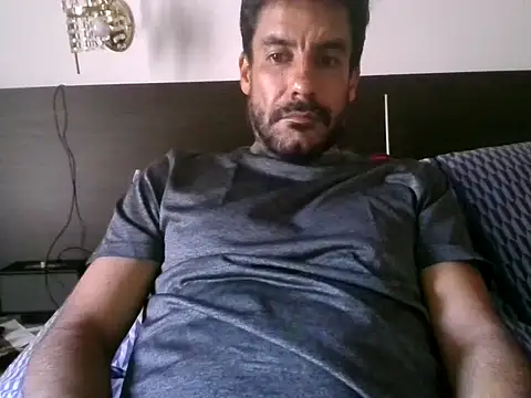 elkike1980 online show from 05.18.26