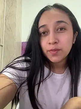 Snapshot of cata_megan chatting on 12.08.24 cata megan online show from 12.08.24