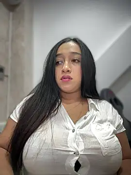 Snapshot of cata_megan chatting on 03.10.25 cata megan online show from 03.10.25