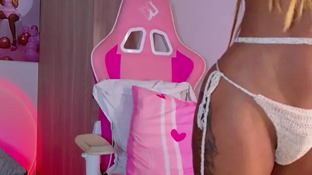 Snapshot of Susanamendezz chatting on 03.04.26 Susanamendezz online show from 03.04.26