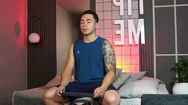 Ryan Hunt online show from 12.15.25