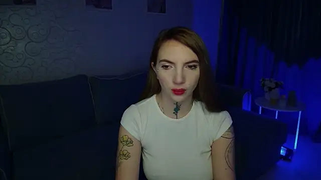 Snapshot of AnneTenet chatting on 11.30.25 AnneTenet online show from 11.30.25