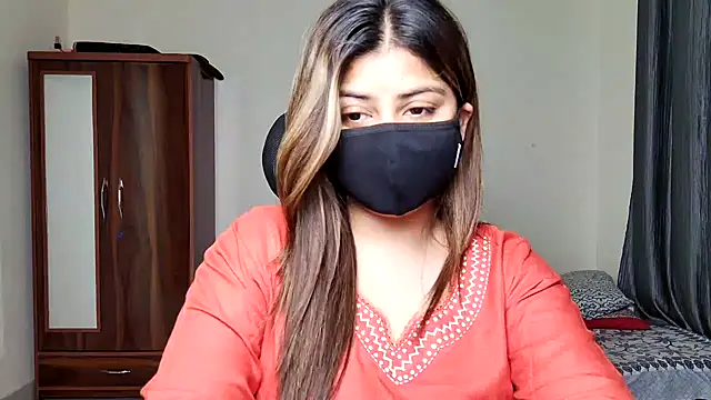 Hoty-Shivangi online show from 03.15.26