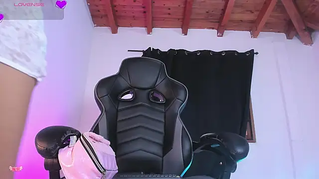 Snapshot of Daila_20_ chatting on 09.27.25 Daila 20 online show from 09.27.25