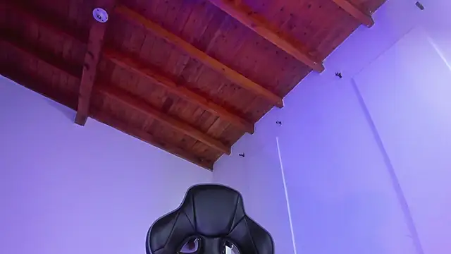 Snapshot of Daila_20_ chatting on 10.23.25 Daila 20 online show from 10.23.25