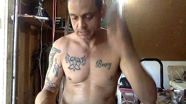 Snapshot of Buffshagswell chatting on 09.27.25 Buffshagswell online show from 09.27.25