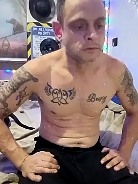 Snapshot of Buffshagswell chatting on 11.10.25 Buffshagswell online show from 11.10.25