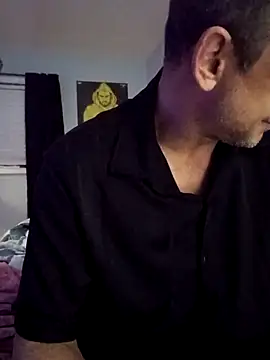 Snapshot of Buffshagswell chatting on 11.11.25 Buffshagswell online show from 11.11.25