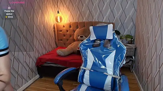 Snapshot of Angelchristix chatting on 09.14.25 Angelchristix online show from 09.14.25