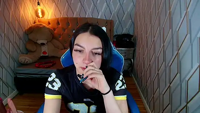 Snapshot of Angelchristix chatting on 03.25.26 Angelchristix online show from 03.25.26