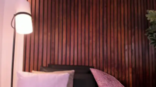 Jennmiiller  online show from 12.15.25