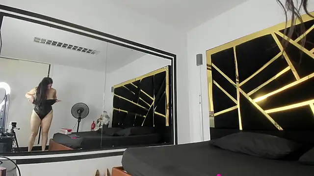 Giorgina Simons online show from 12.11.24