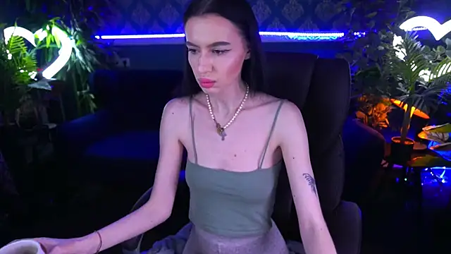 Snow WhiteeeX online show from 01.13.25