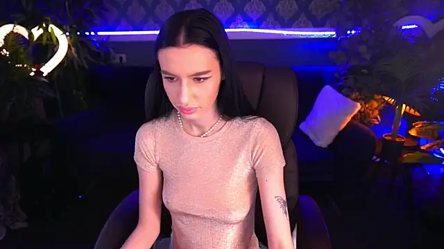 Snow WhiteeeX online show from 01.22.25