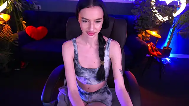 Snow WhiteeeX online show from 02.24.25