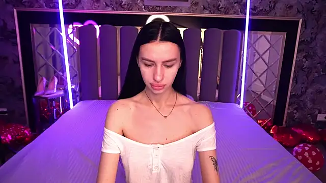 Snow WhiteeeX online show from 02.14.26