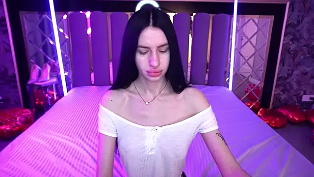 Snow WhiteeeX online show from 02.15.26