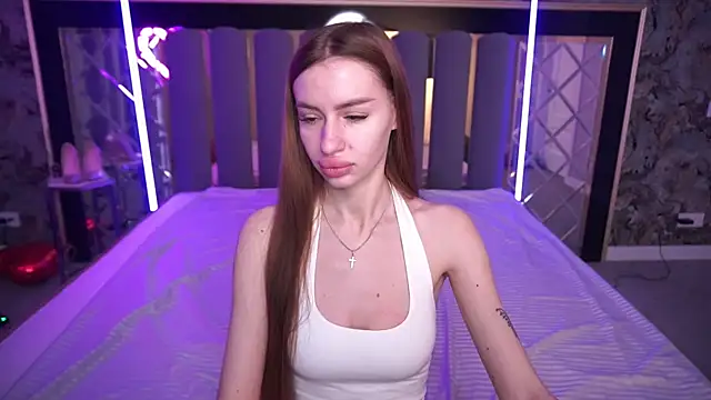 Snow WhiteeeX online show from 04.18.26