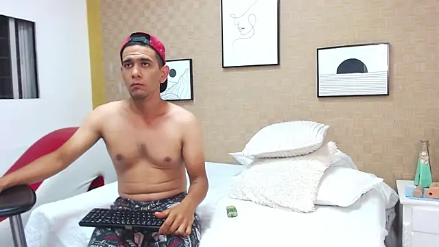 Snapshot of alexxa_and_sadman chatting on 03.10.25 alexxa and sadman online show from 03.10.25